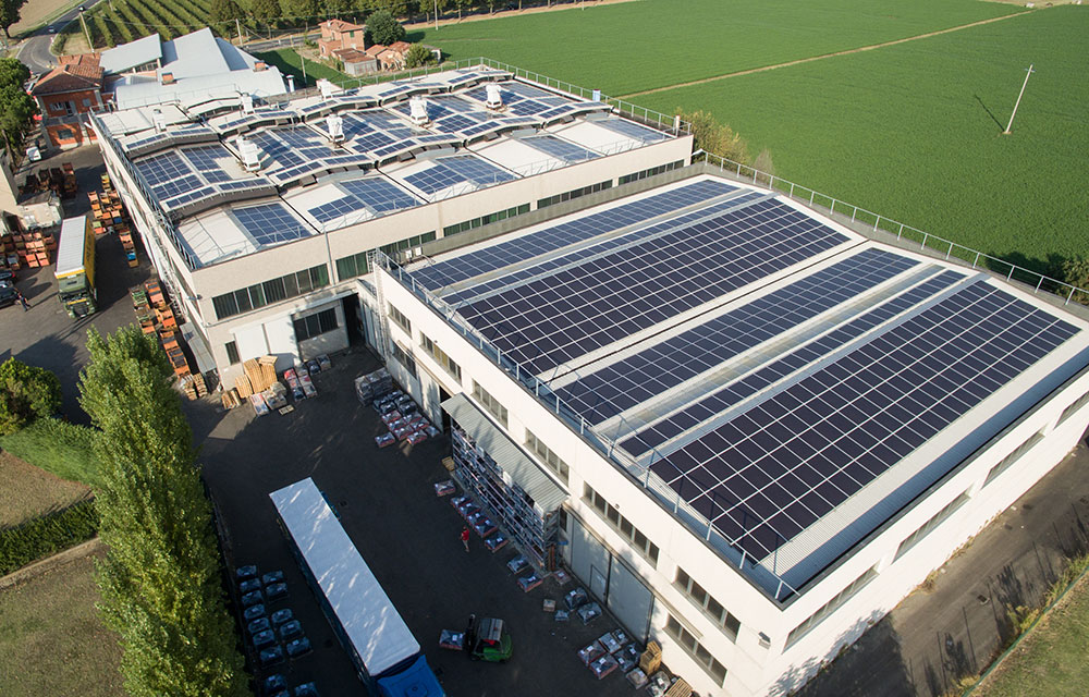 Tetto-Fotovoltaico-1000×640 Photovoltaikdach des Zappettificio Muzzi